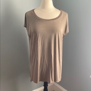 Cupio Women's Short Sleeve Top in Taupe